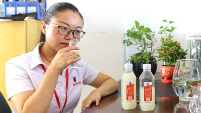 在雅大白酒蒸餾設備品酒師眼中，好酒一條線被稱為好酒的標準！