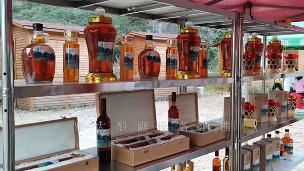 農(nóng)村到處可見的野果，用烤酒設(shè)備釀成酒有補(bǔ)腎固精的功效！