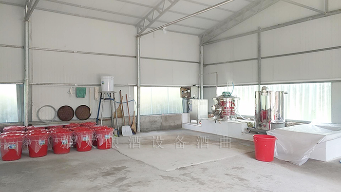 9.8引進(jìn)現(xiàn)代小型白酒設(shè)備，對(duì)酒坊進(jìn)行升級(jí)