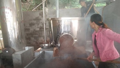 2020用小型燒酒設(shè)備回家開酒坊——適合夫妻創(chuàng)業(yè)的好項(xiàng)目！