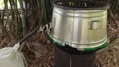 用木甑烤酒設(shè)備蒸白酒，冬季更容易糊鍋，為什么？