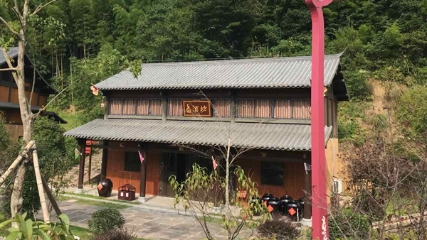 用白酒釀酒設備做酒時，環(huán)境因素對酒質有哪些影響？