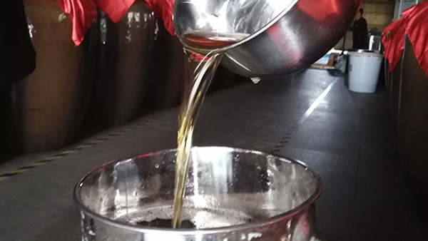 甜型紅高粱黃酒是怎樣釀造出來的？