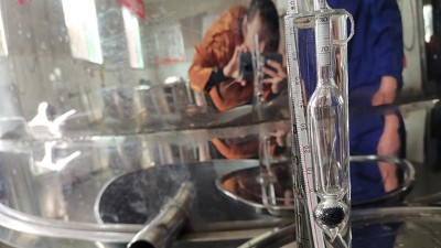 白酒蒸餾設備蒸酒時，接酒的度數如何處理？