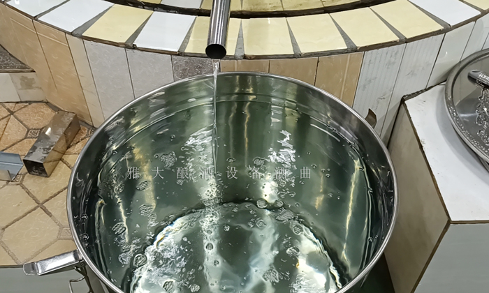 7.7小火蒸餾成品酒，及時斷尾.jpg