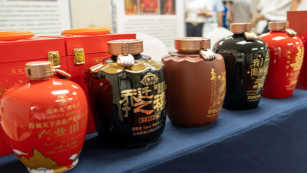 小鎮(zhèn)酒坊靠純糧婚宴定制酒，春節(jié)期間爆單3萬(wàn)