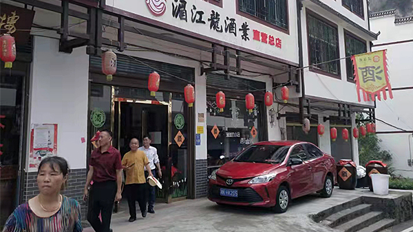 開一個小酒坊投入多少？新手開酒坊釀酒設(shè)備怎么選？