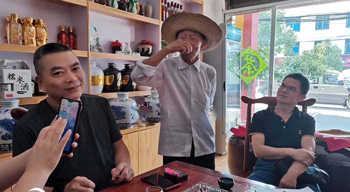 2.24現(xiàn)場品酒，體會酒的口感變化